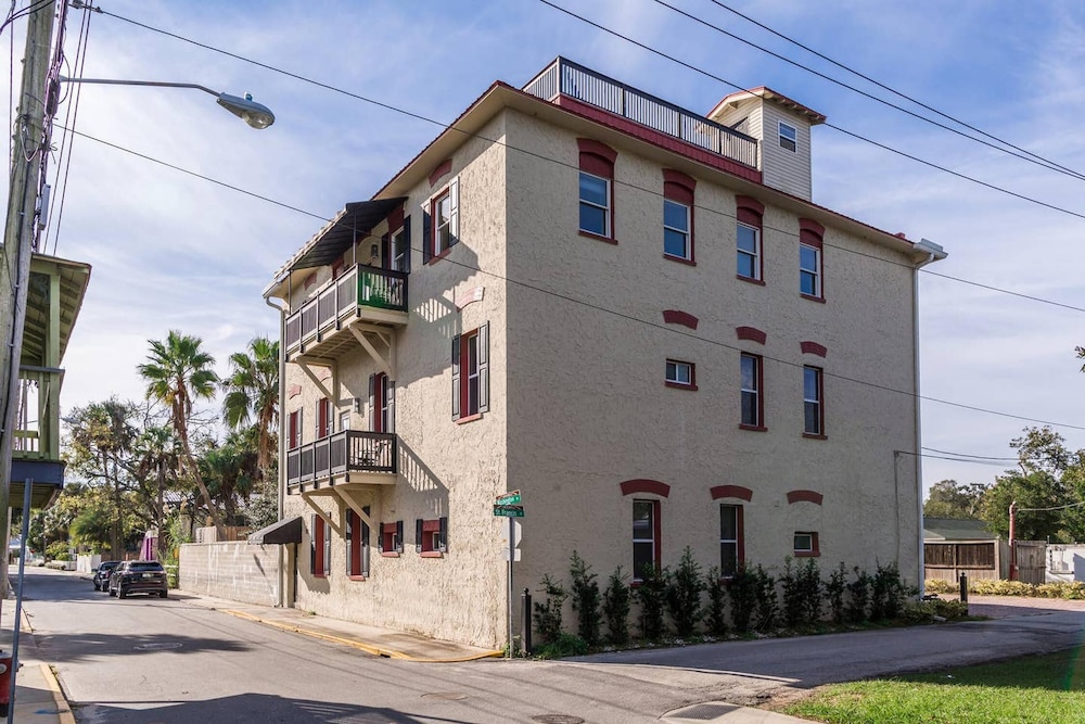 Condos at The Ray — 4-Star Luxury Hotel in Saint Augustine, United States