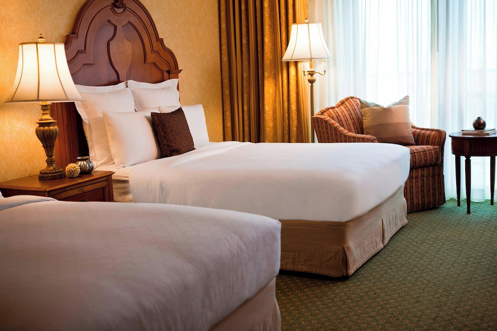 Renaissance Tulsa Hotel & Convention Center - photo 8