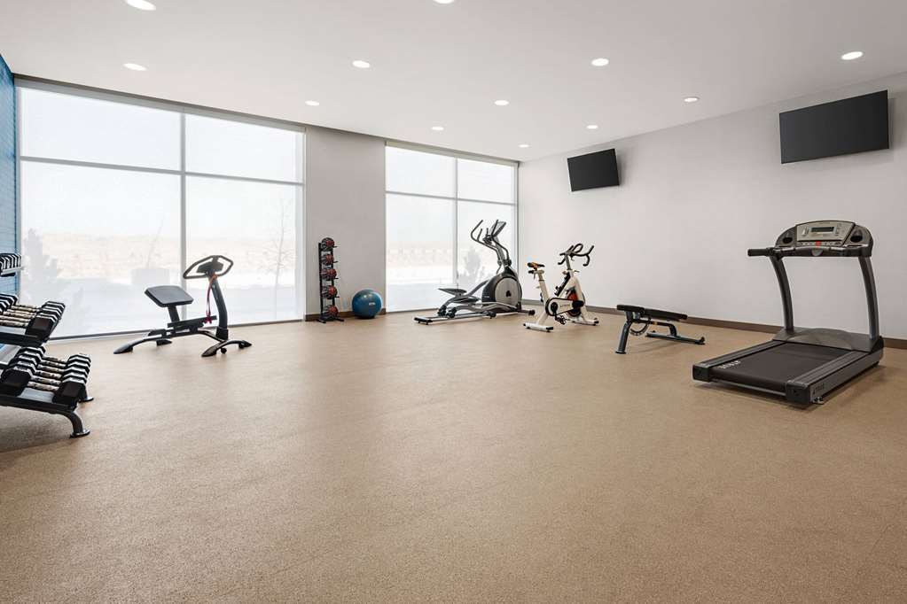La Quinta Inn & Suites by Wyndham Denver Parker - photo 15