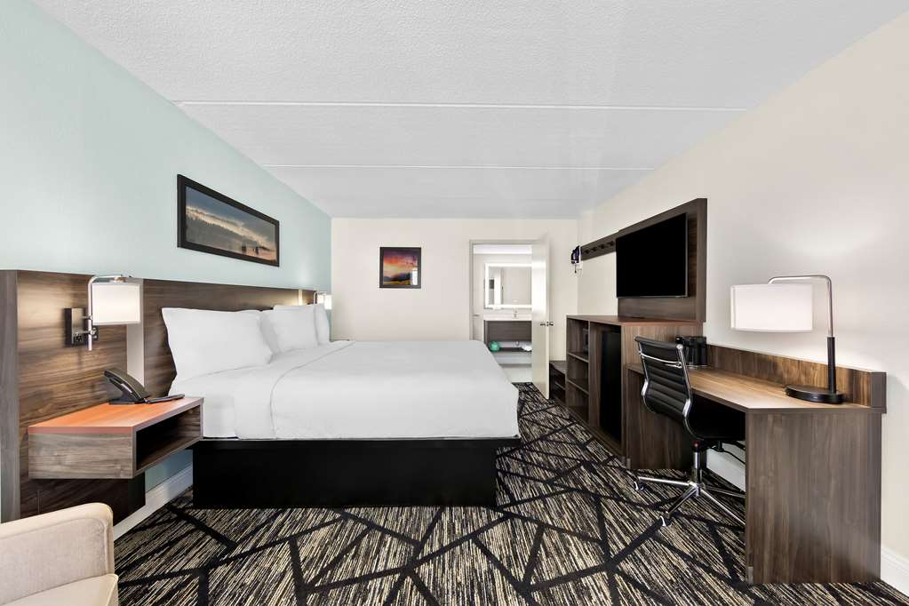 Clarion Inn & Suites near the Leconte Center Pigeon Forge - photo 18