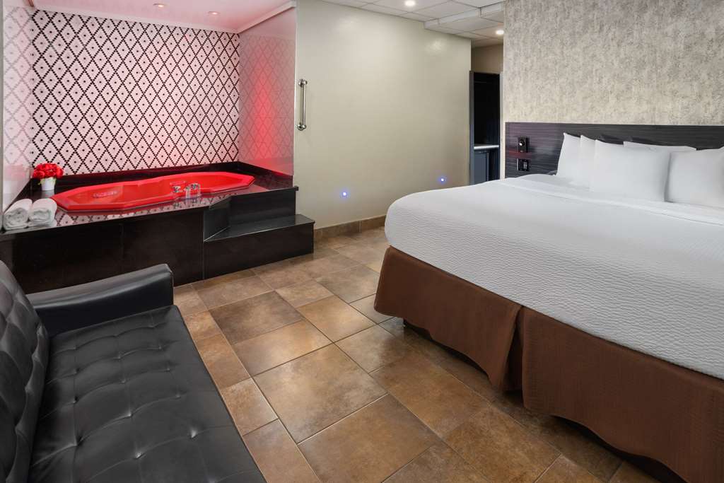 Ramada by Wyndham Bronx - photo 26