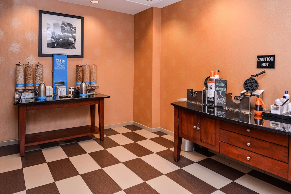 Hampton Inn & Suites Plymouth - photo 56