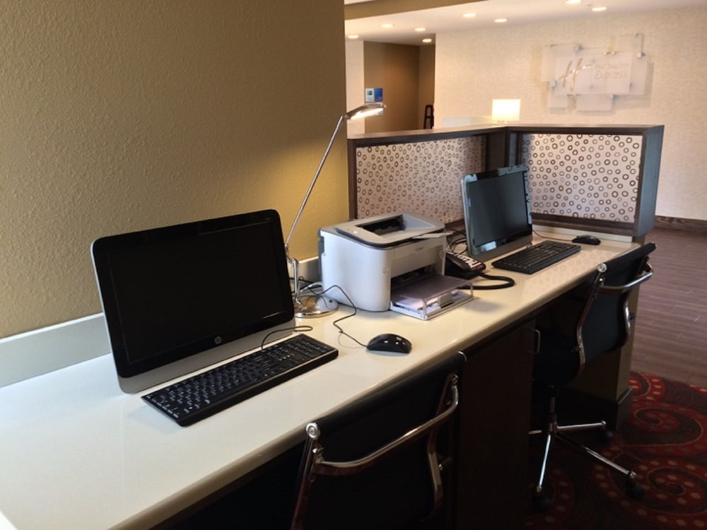 Holiday Inn Express Defuniak Springs by IHG - photo 23