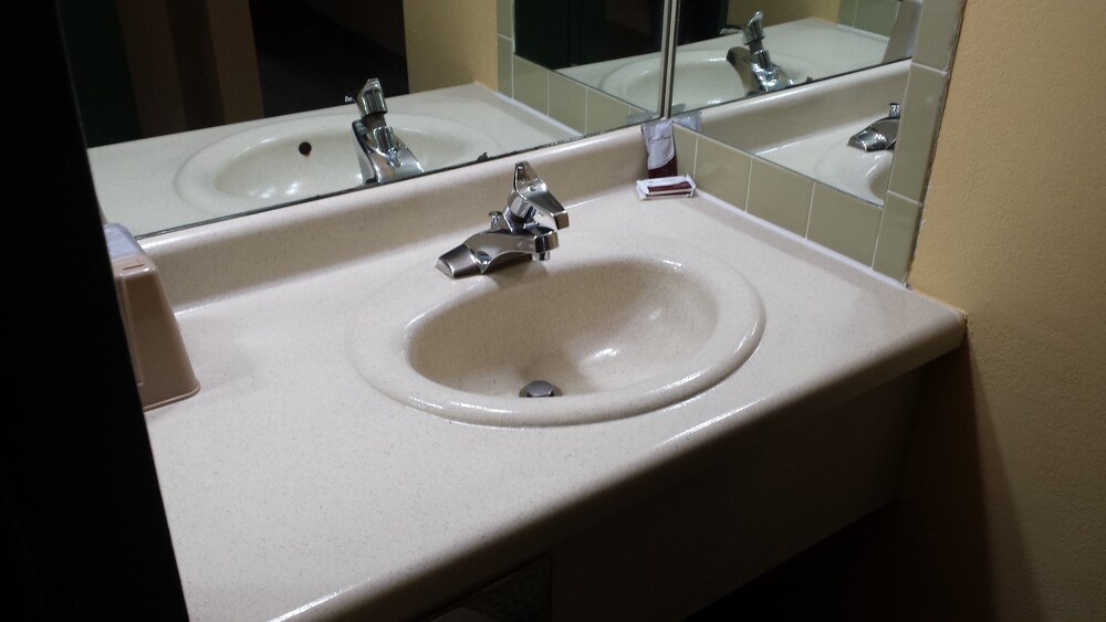 Family Budget Inn - photo 16