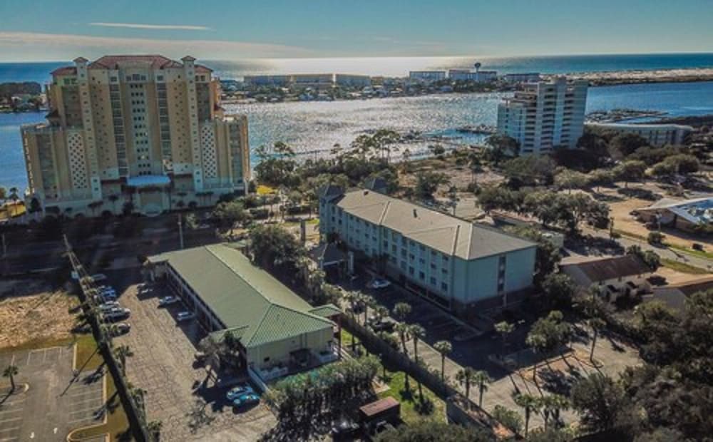 Days Inn by Wyndham Fort Walton Beach - photo 28