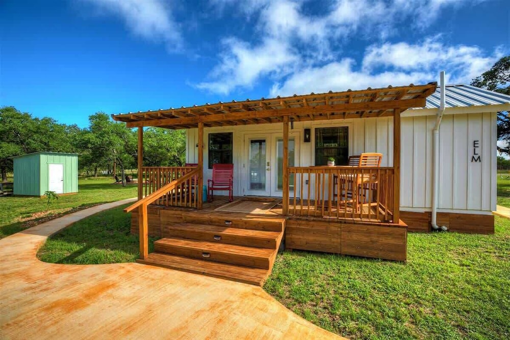 3 Acres of Luxury and Views in Fred Wine Country - photo 32