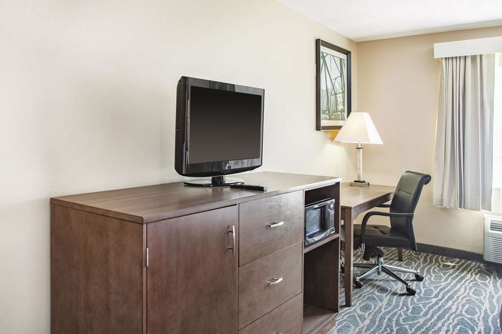 La Quinta Inn by Wyndham Richmond South - photo 9
