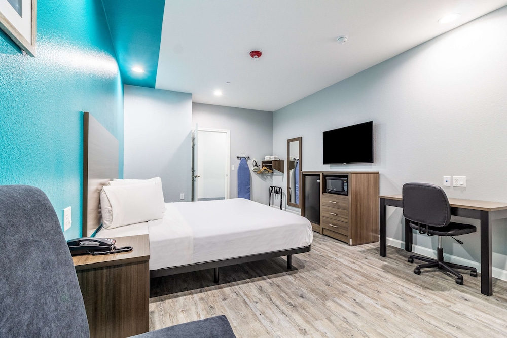 Americas Best Value Inn and Suites Kingwood IAH Airport - photo 15