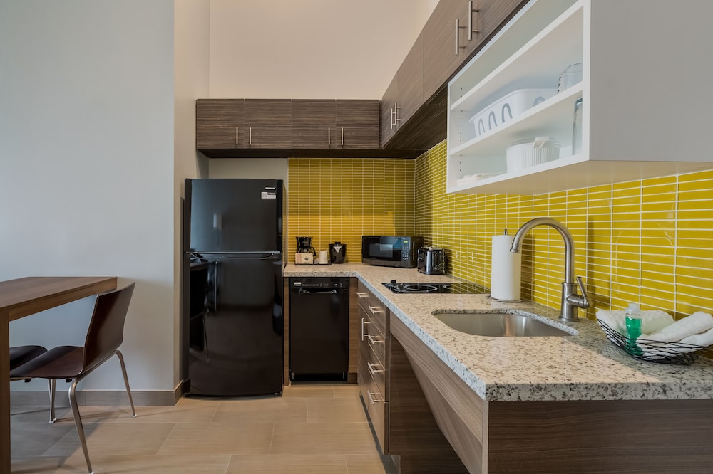 Hawthorn Extended Stay by Wyndham Sulphur - photo 14