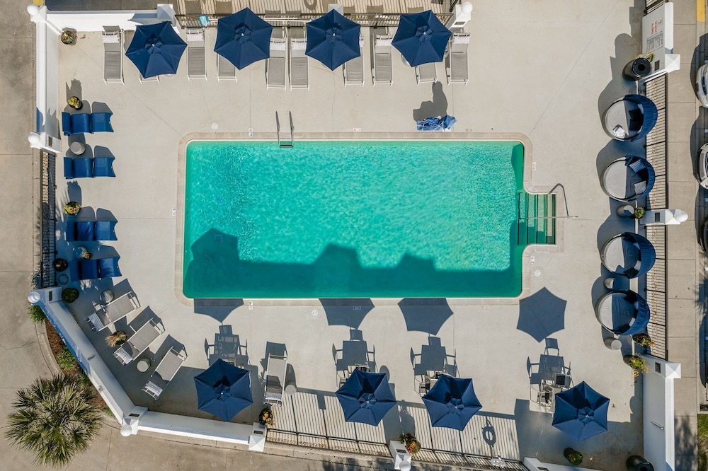 Hotel Alice At Atlantic Beach - photo 18