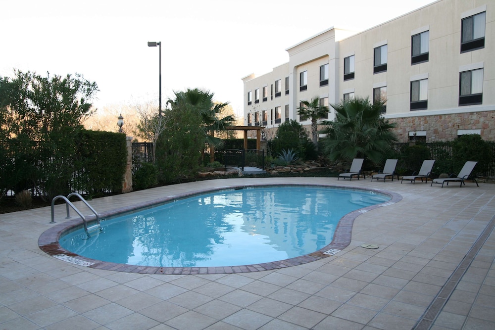 Hampton Inn and Suites College Station - photo 51