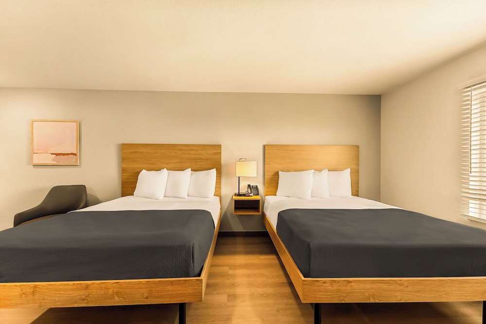 LivAway Suites SLC West Jordan - photo 9