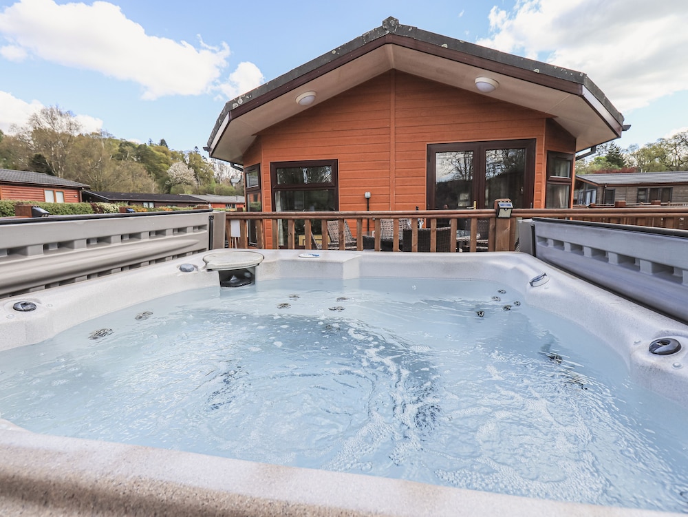 Sunny Brow Lodge — 4-Star Luxury Hotel in Windermere, United Kingdom