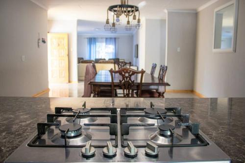 House Musantwi — 4-Star Luxury Hotel in Kroonstad, South Africa