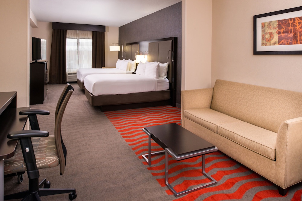 Holiday Inn Express Hotel & Suites Monroe - photo 25