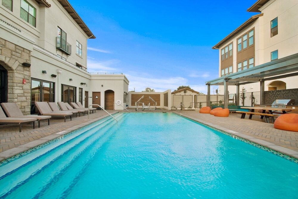 Global Luxury Suites In The Heart Of San Carlos - photo 8