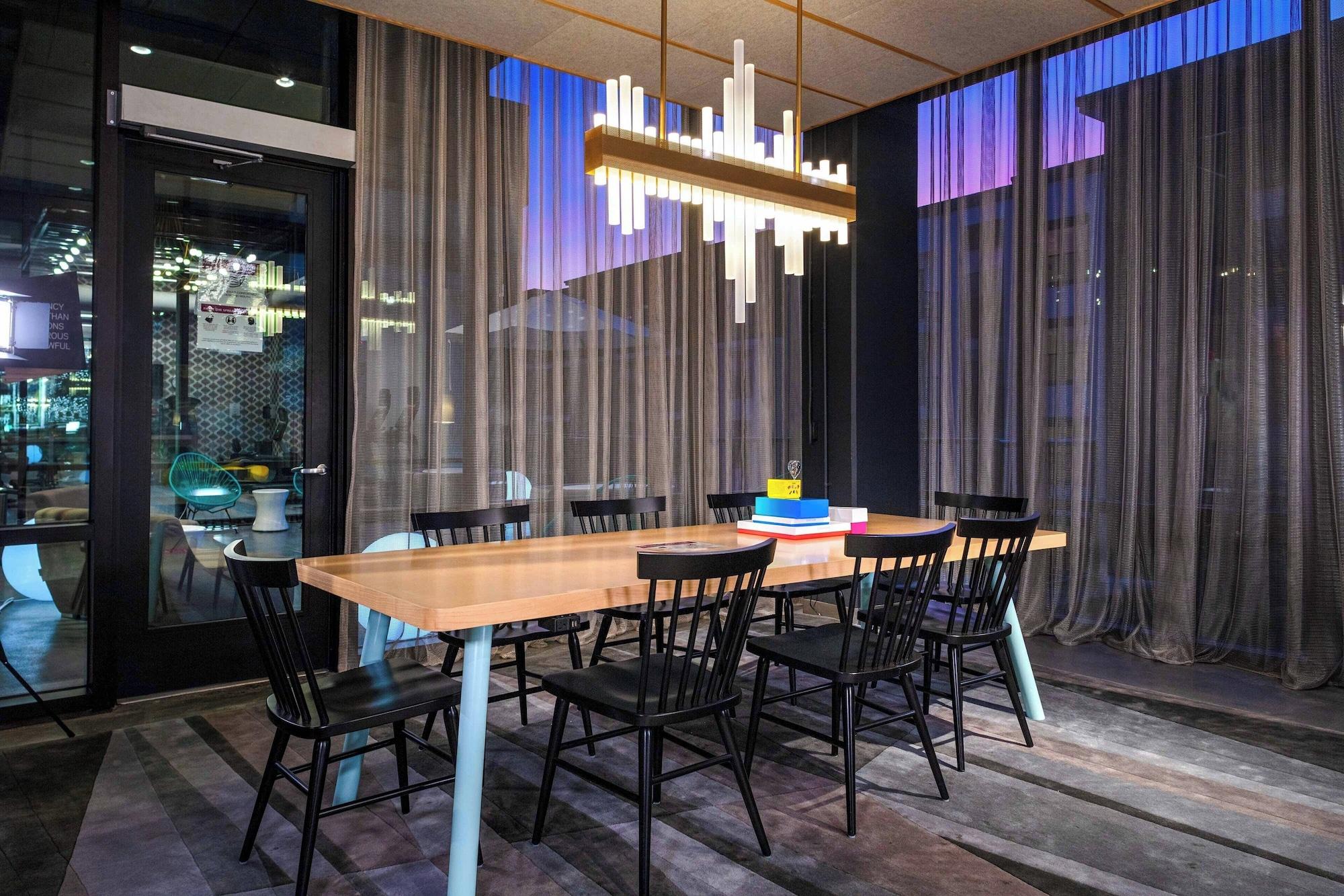 Aloft Atlanta at The Battery Atlanta - photo 6