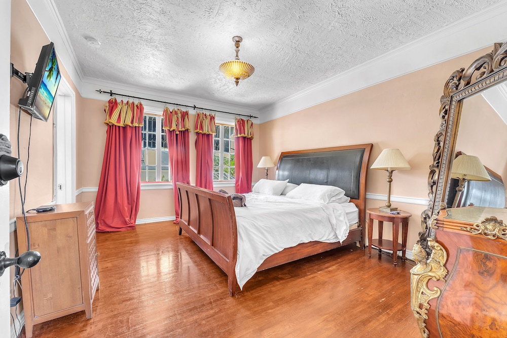 Young Mansion - photo 37
