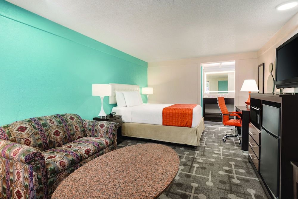 Howard Johnson by Wyndham Dover - photo 2