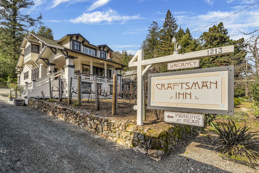 Craftsman Inn - carbon neutral hotel in Calistoga