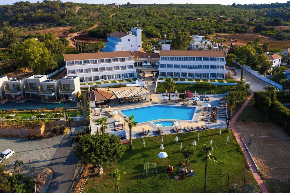Adelais Bay Hotel — Protaras — photo 2