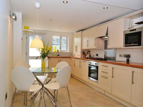 5 The Plosh — 4-Star Luxury Hotel in Keswick, United Kingdom