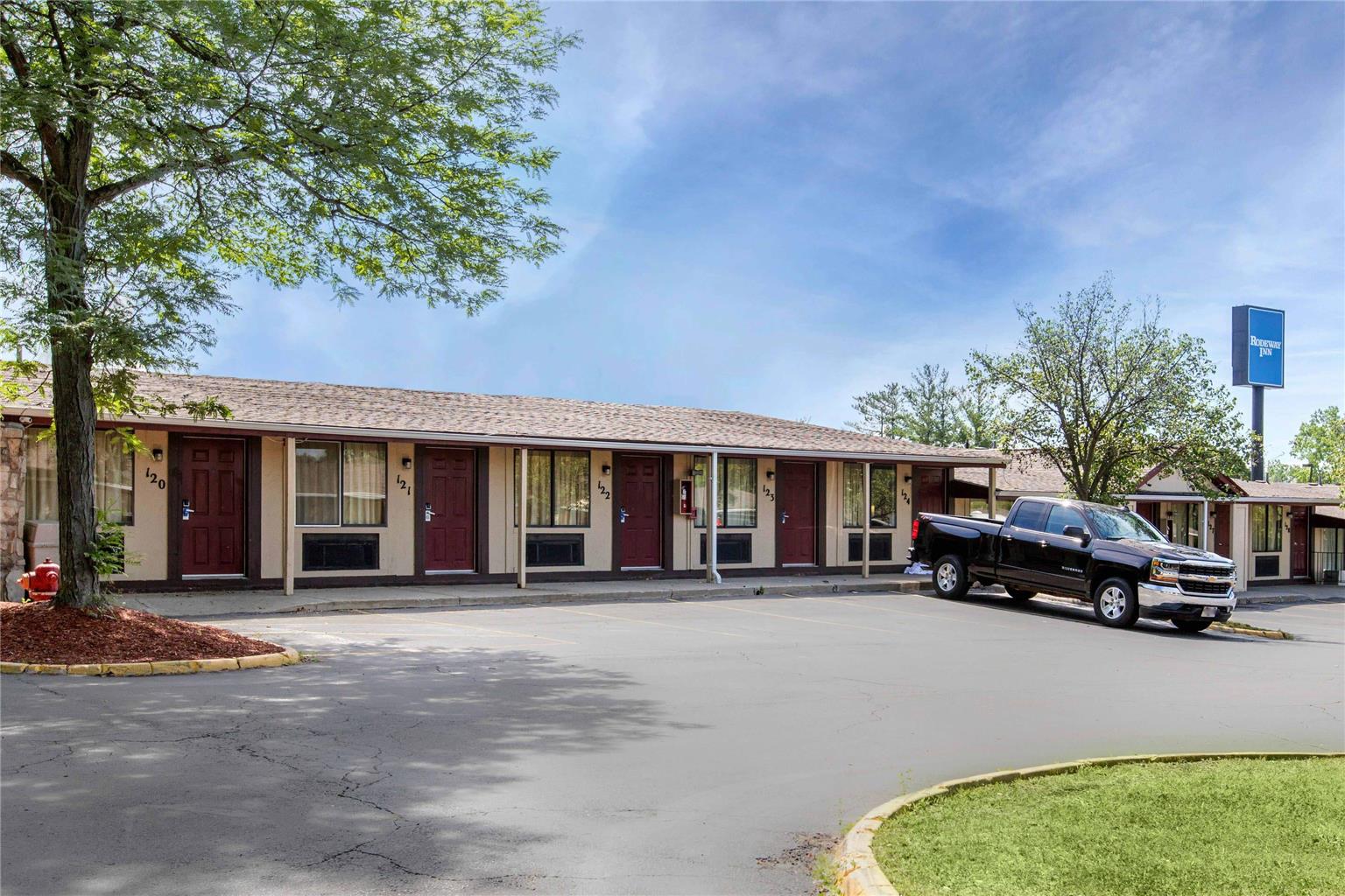 Rodeway Inn Auburn Hills Detroit — Auburn Hills — photo 3