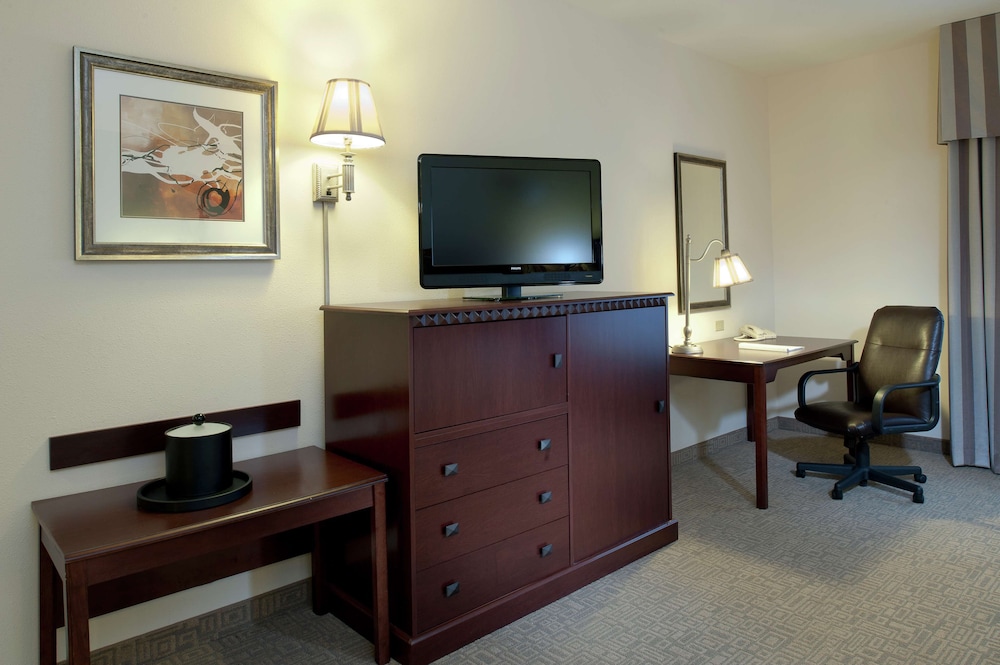 Hampton Inn & Suites Prescott Valley - photo 25