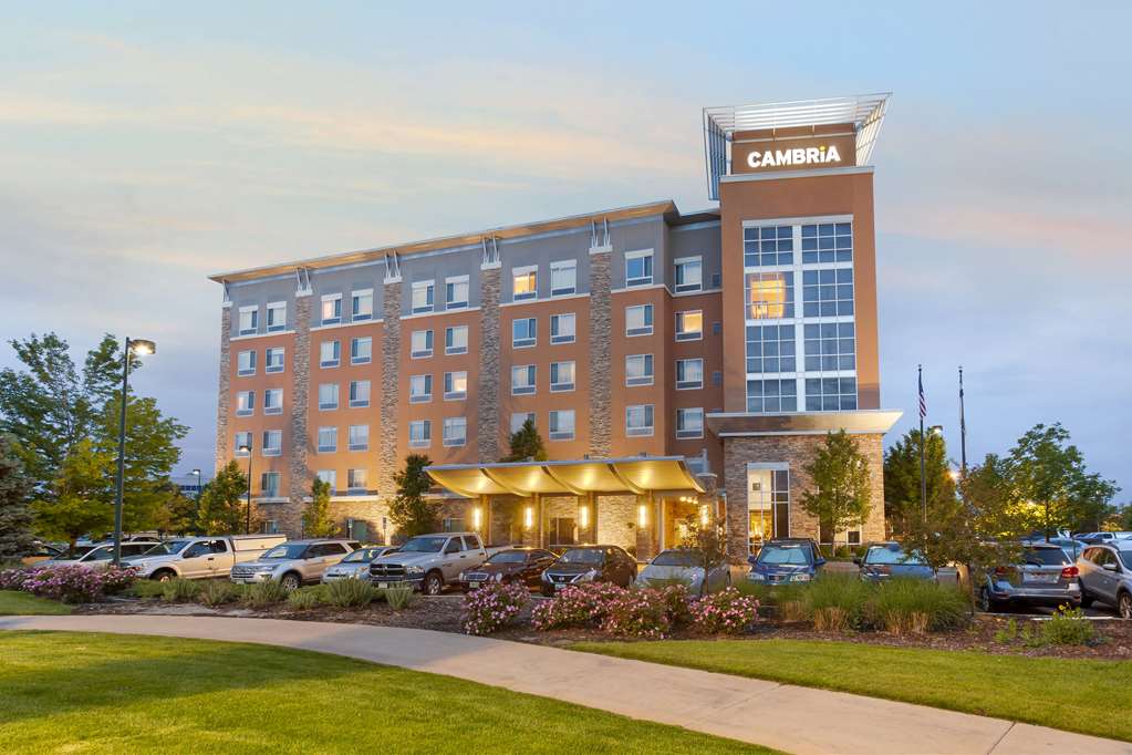 Cambria Hotel Denver International Airport - photo 3