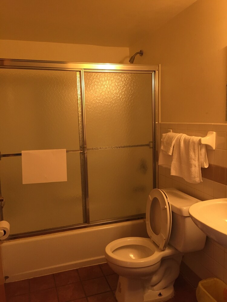Hudson Plaza Motel Bayonne Jersey City - photo 9