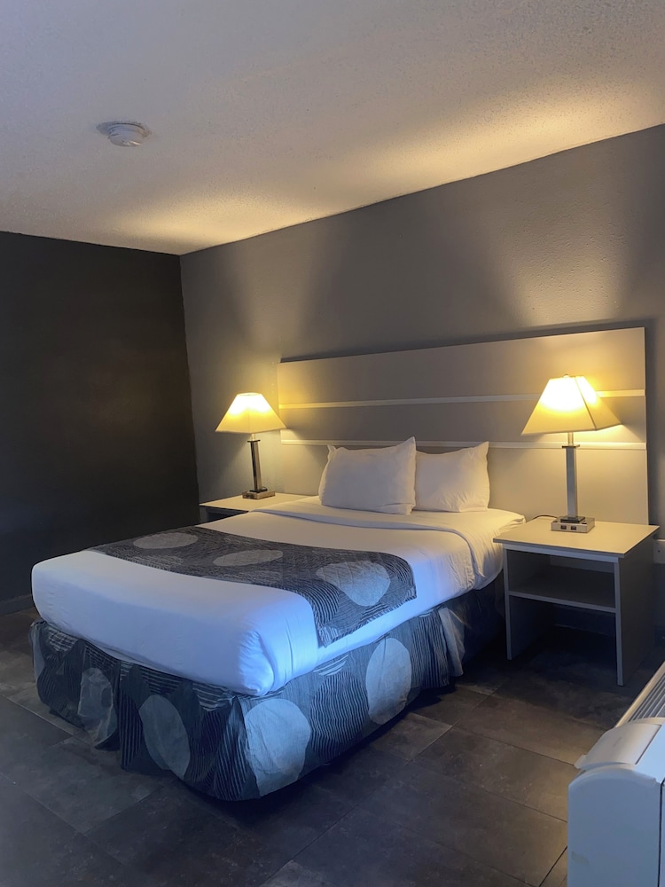 Hotel 10 Extended Stay - photo 13