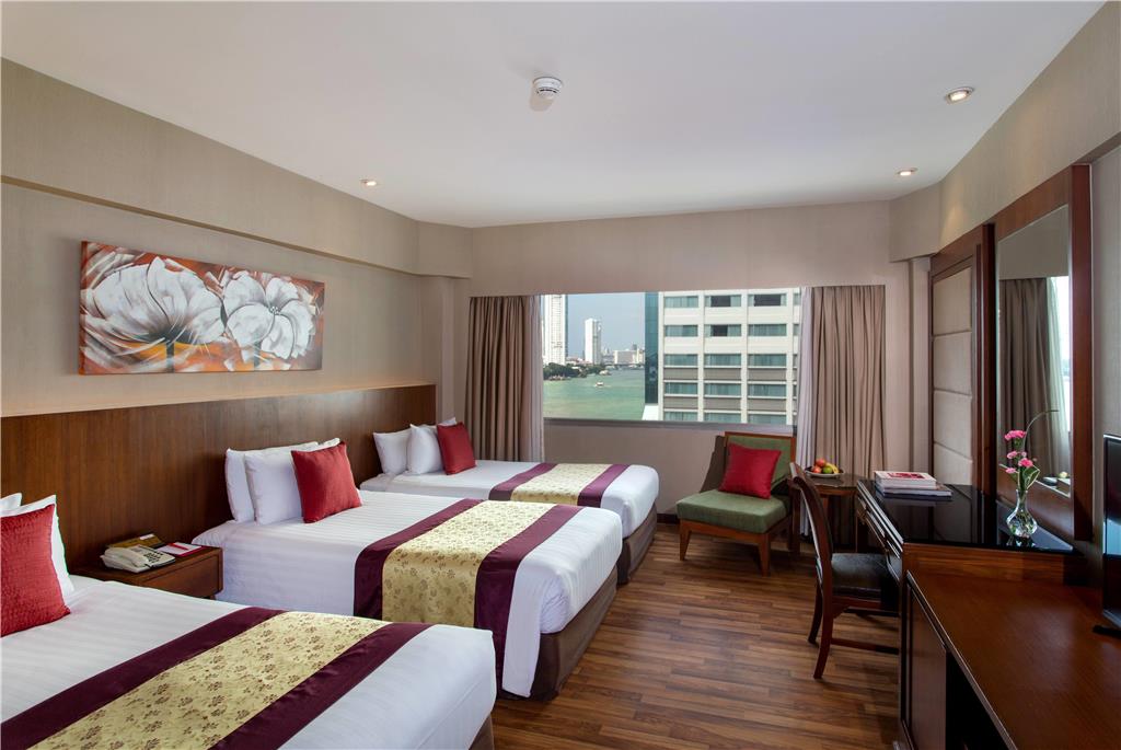 Ramada Plaza by Wyndham Bangkok Menam Riverside