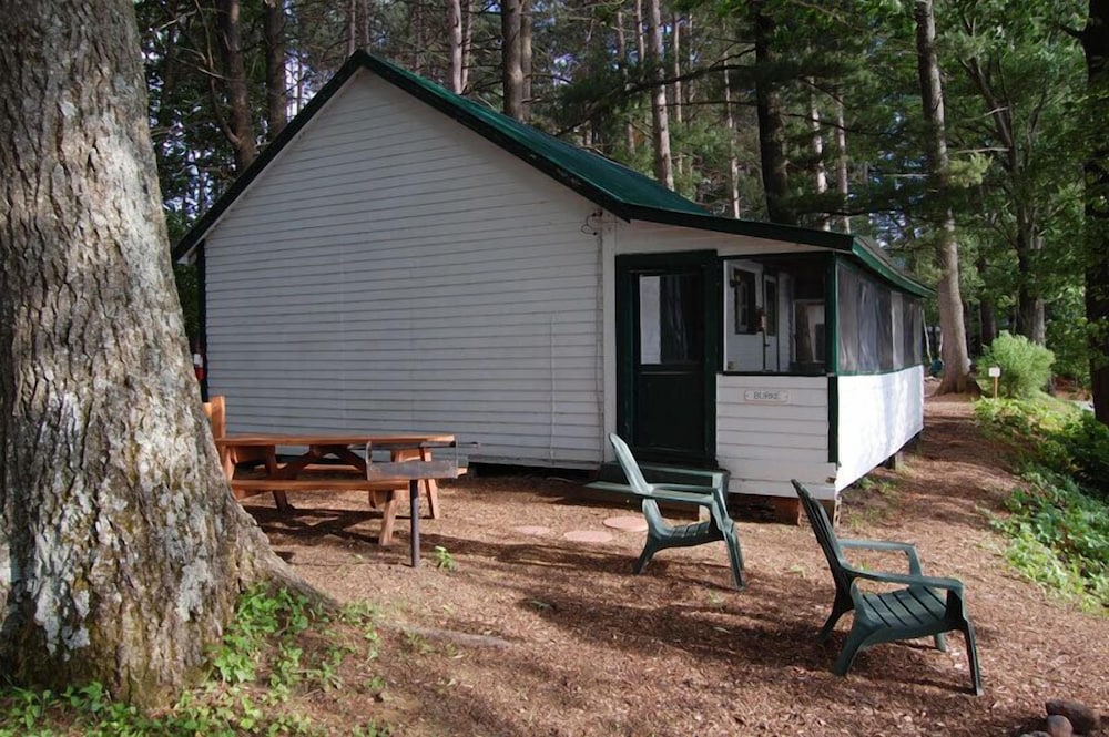 The Elms Waterfront Cottages - photo 72