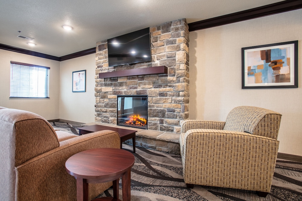 Cobblestone Inn & Suites Pine Bluffs - photo 7