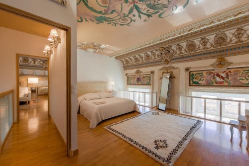 Exceptionnel Venez Sejourner Dans Les 3 Suites D’un Authentique Ancien Palace de la Belle Epoque de 1874 Unique in Menton, France