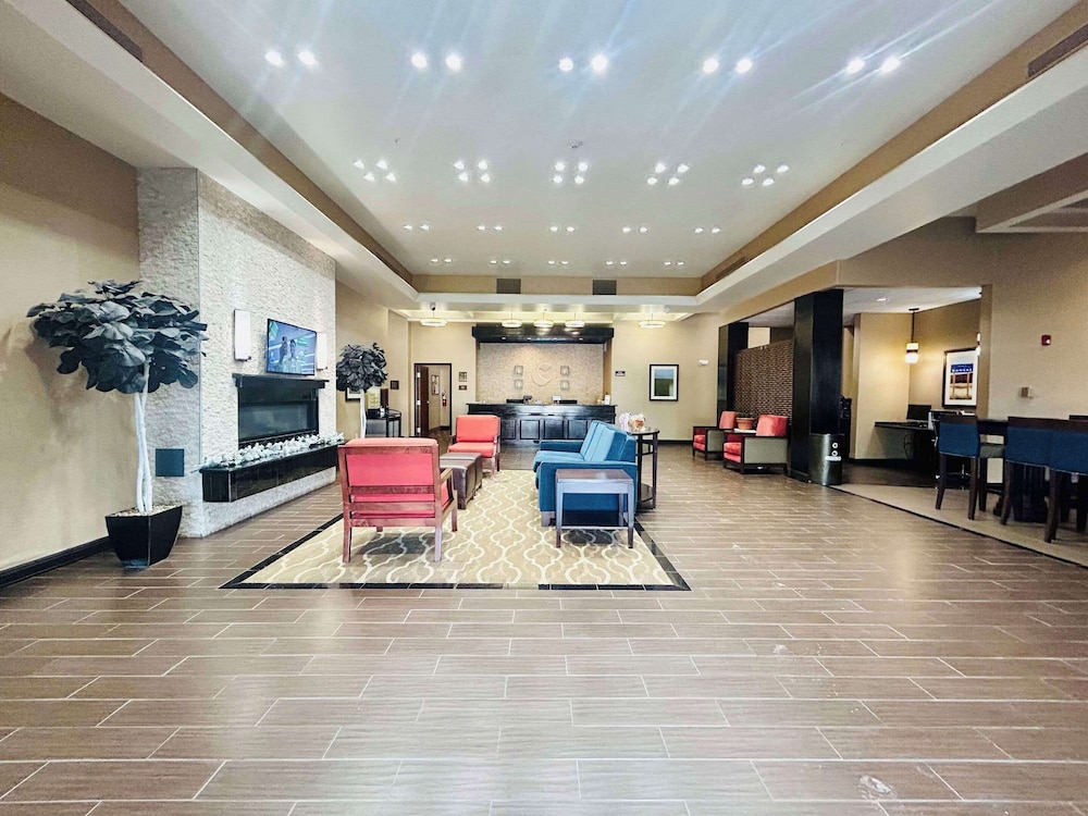 Comfort Inn & Suites Independence - photo 4