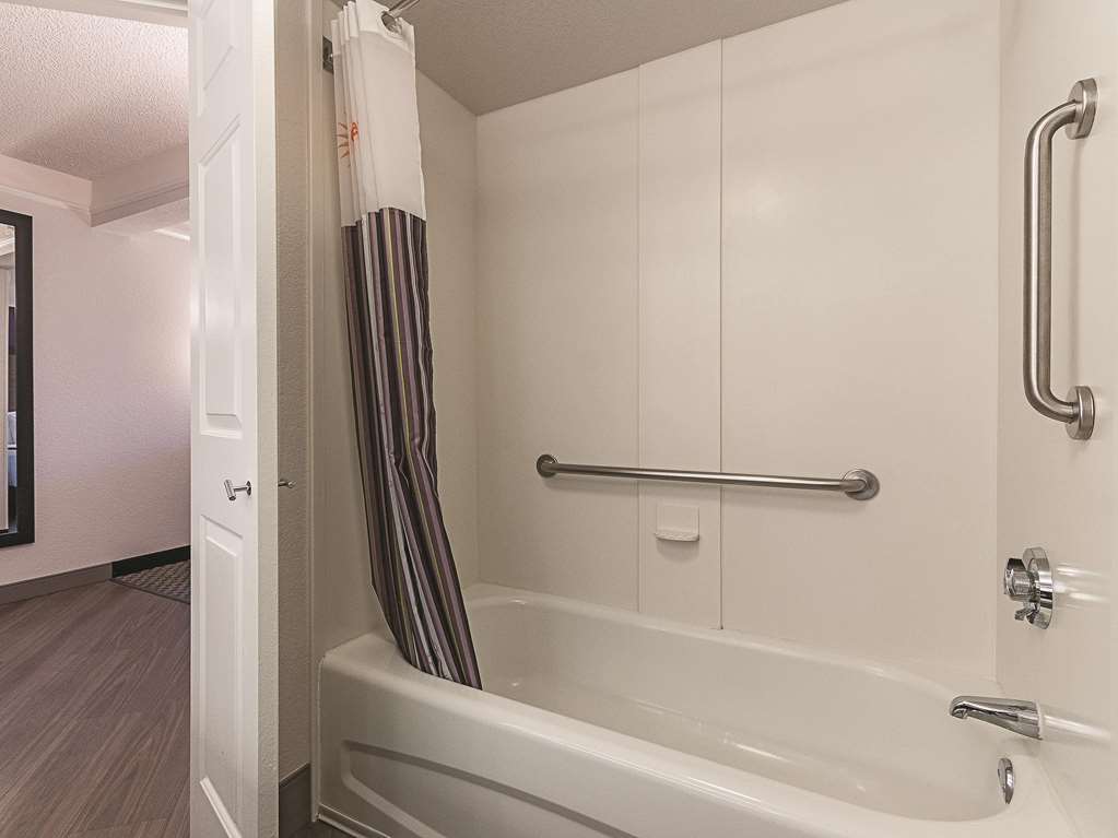 La Quinta Inn & Suites by Wyndham Grand Junction - photo 13