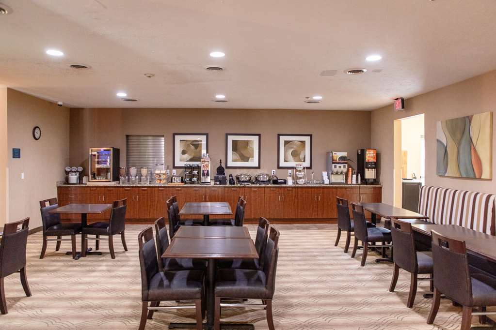 MainStay Suites Fargo I 94 Medical Center - photo 40
