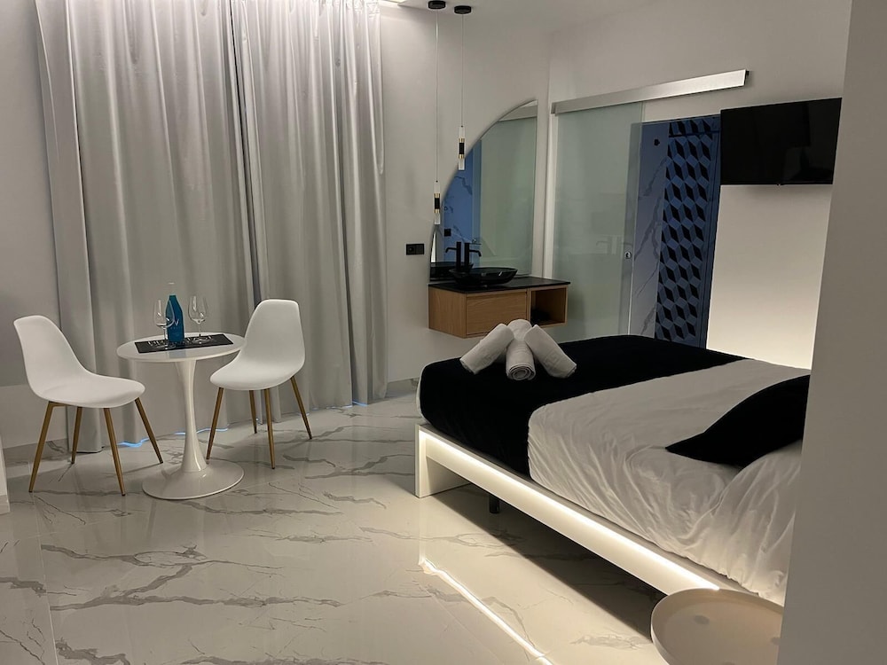 Apartamentos Alsa Conil — 4-Star Luxury Hotel in Conil De La Frontera, Spain