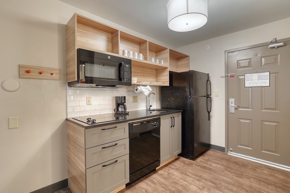 Candlewood Suites Milwaukee Airport by IHG - photo 26