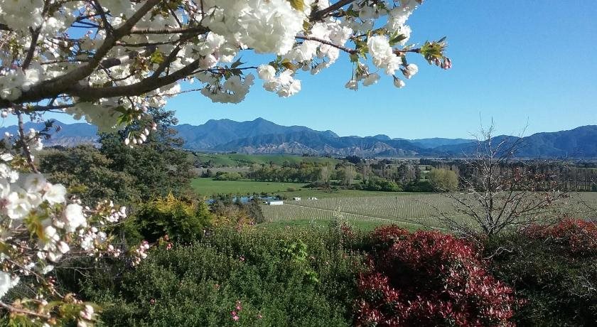 Omaka Heights Countrystay — 4-Star Luxury Hotel in Blenheim, New Zealand