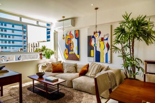 Renovated remote work 3 bed gem with ACs & views