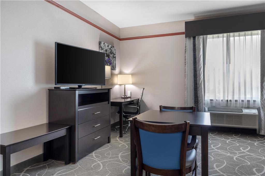 Best Western Limestone Inn & Suites - photo 28