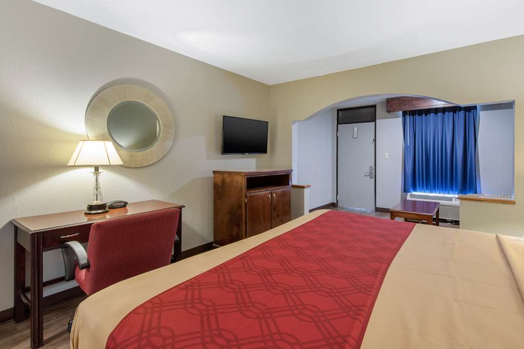 Econo Lodge Aiken Central - photo 17