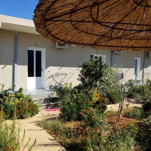 Rey Garden 2 - carbon neutral hotel in Vlore