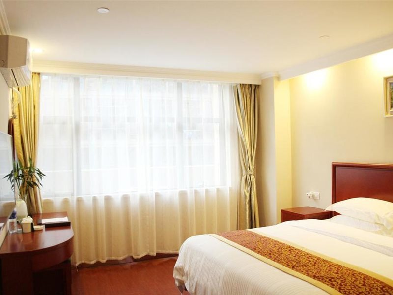 Shell Hotel Hebi Qi County Qihe Road — hotel in Kaifeng