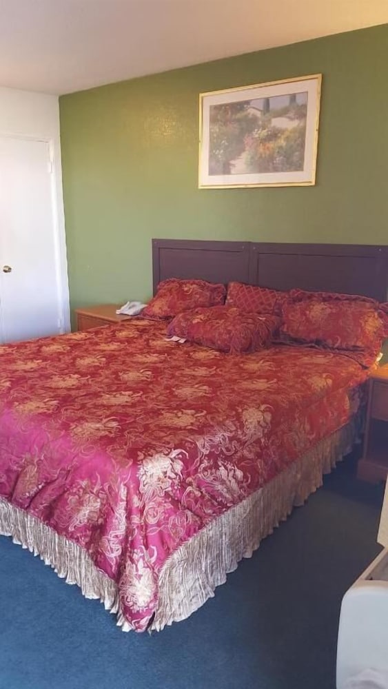 Budget Inn and Suites El Centro - photo 11