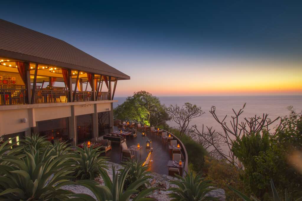BTMXCB SAFFRON RESTAURANT SUNSET