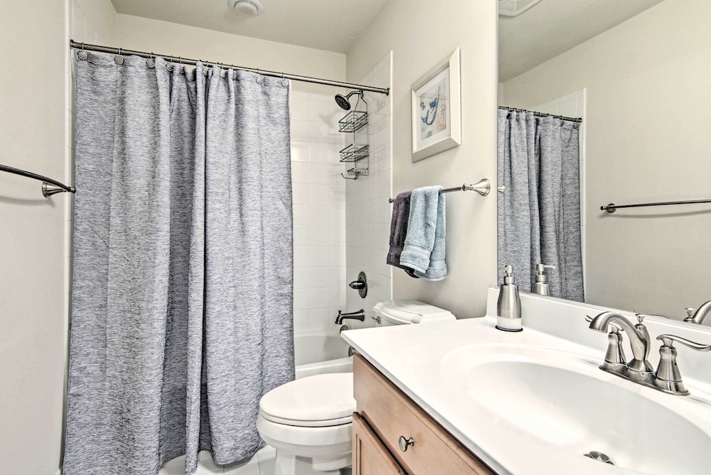 Resort Amenities & Screened Porch: Ocean View Home - photo 8