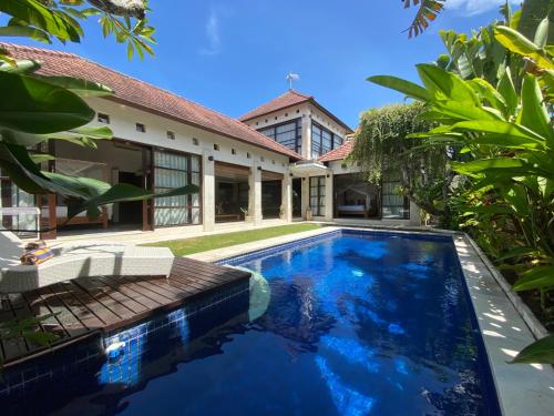 Spacious Villa in Petitenget Top Location — 4-Star Luxury Hotel in Seminyak, Indonesia